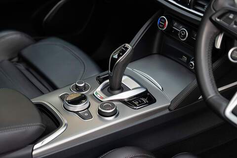 Alfa Romeo Stelvio T Veloce - Large 15