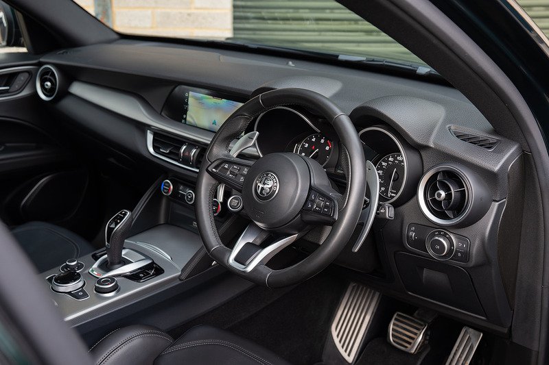 Alfa Romeo Stelvio T Veloce - Large 21
