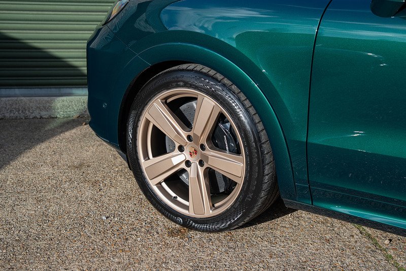 Porsche Cayenne T V8 GTS - Large 32