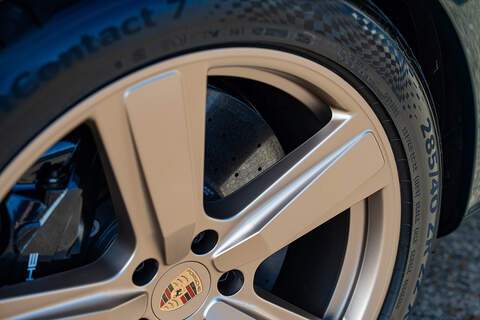 Porsche Cayenne T V8 GTS - Large 53