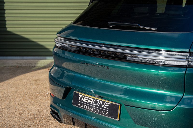 Porsche Cayenne T V8 GTS - Large 37