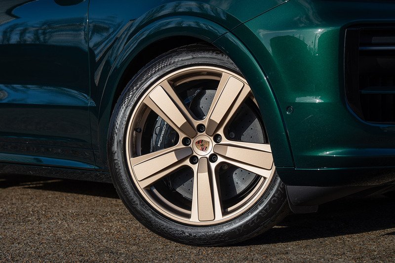 Porsche Cayenne T V8 GTS - Large 6