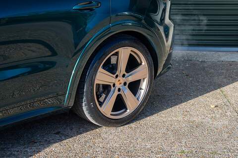 Porsche Cayenne T V8 GTS - Large 35