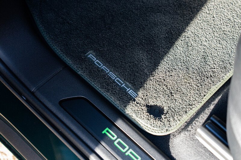 Porsche Cayenne T V8 GTS - Large 26