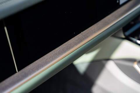 Porsche Cayenne T V8 GTS - Large 24