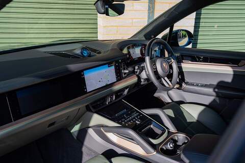 Porsche Cayenne T V8 GTS - Large 4