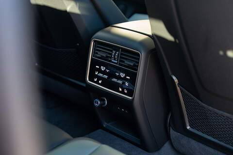 Porsche Cayenne T V8 GTS - Large 38