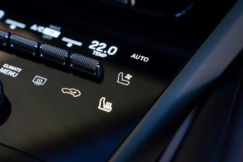 Porsche Cayenne T V8 GTS - Large 15