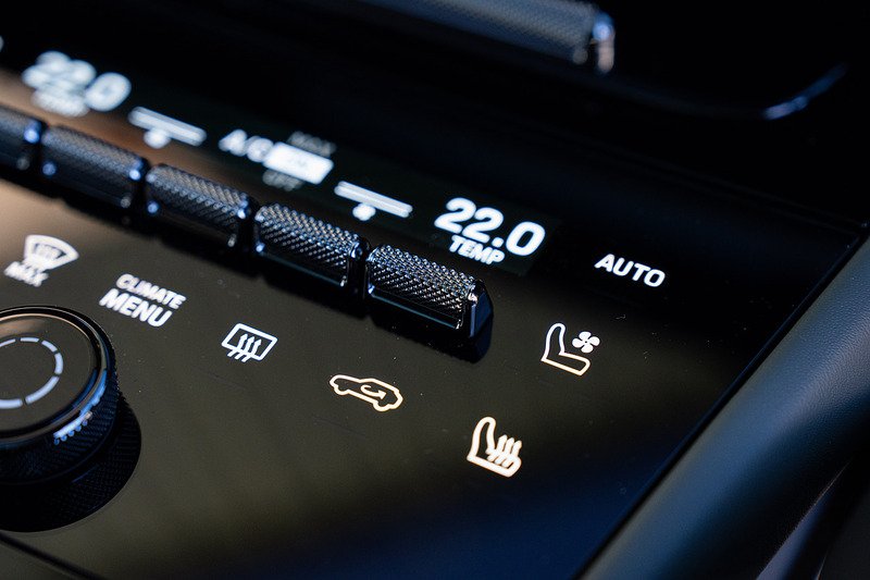 Porsche Cayenne T V8 GTS - Large 44