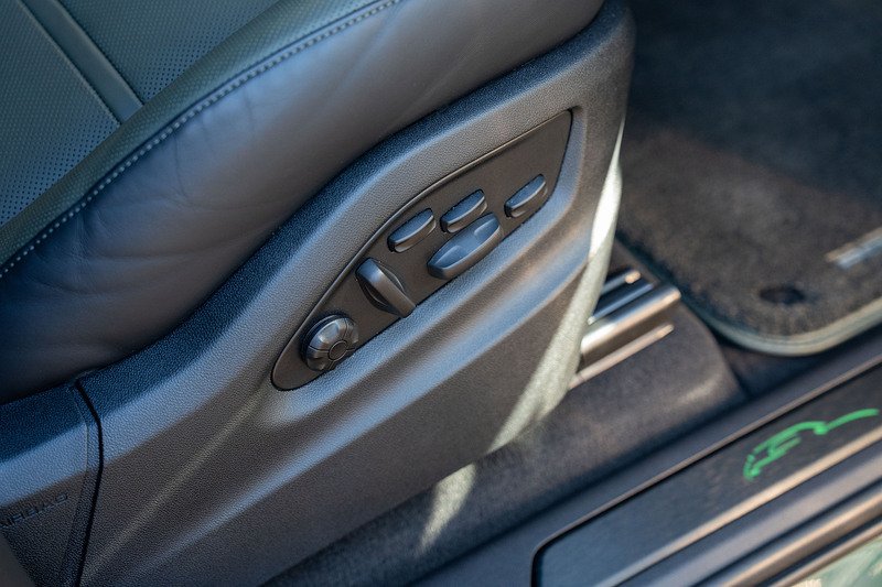 Porsche Cayenne T V8 GTS - Large 17