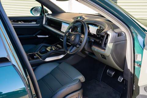 Porsche Cayenne T V8 GTS - Large 3