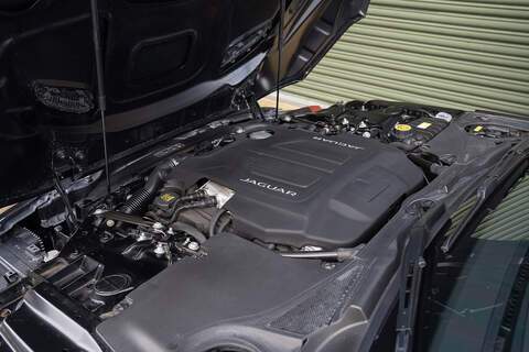 Jaguar F-Type V8 R - Large 43