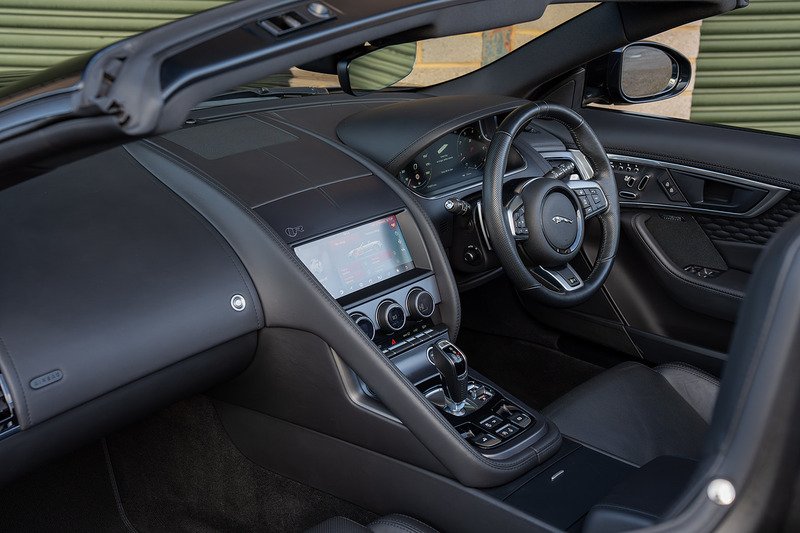 Jaguar F-Type V8 R - Large 4