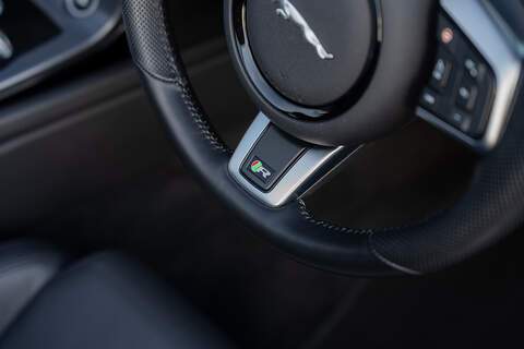 Jaguar F-Type V8 R - Large 17