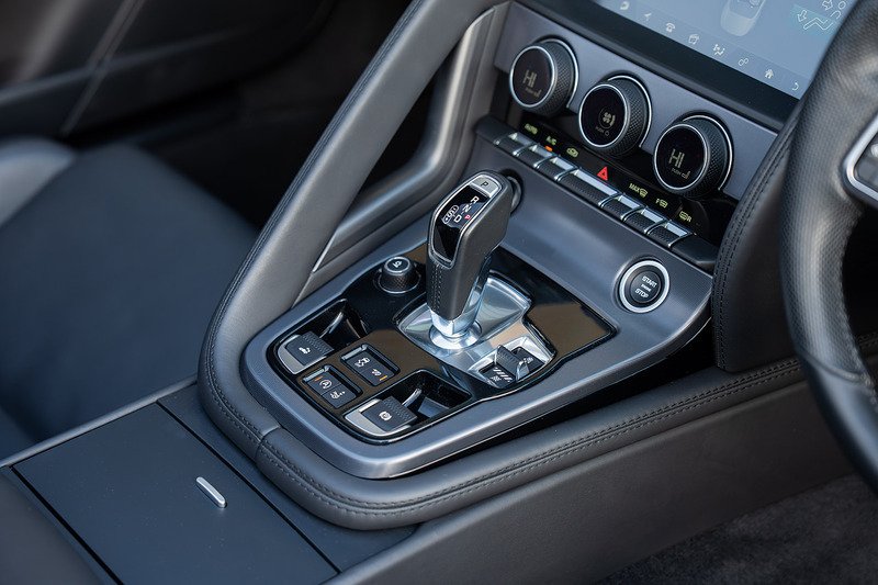 Jaguar F-Type V8 R - Large 27