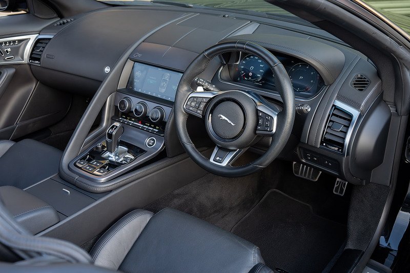 Jaguar F-Type V8 R - Large 26