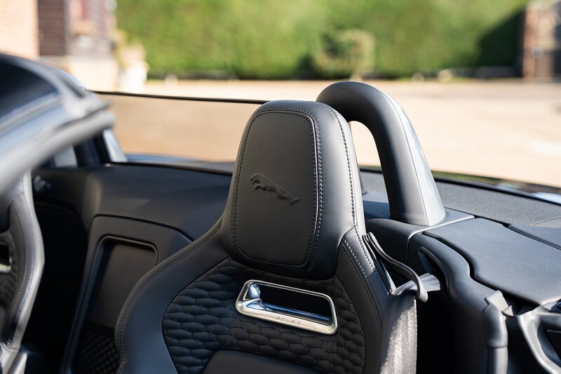 Jaguar F-Type V8 R - Large 14