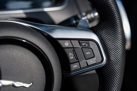 Jaguar F-Type V8 R - Large 18