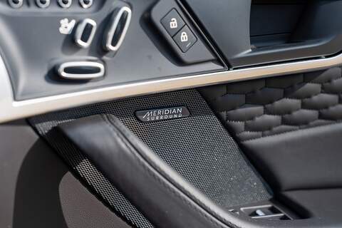 Jaguar F-Type V8 R - Large 11