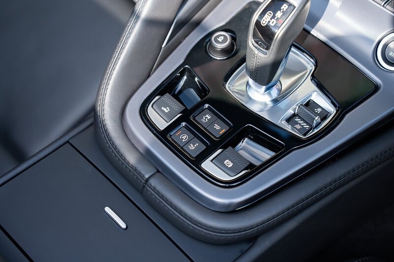 Jaguar F-Type V8 R - Large 27