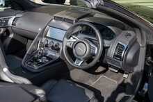 Jaguar F-Type V8 R - U810