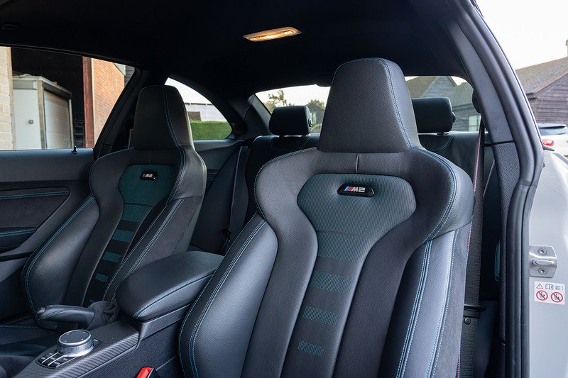 BMW M2 BiTurbo Competition - Large 28