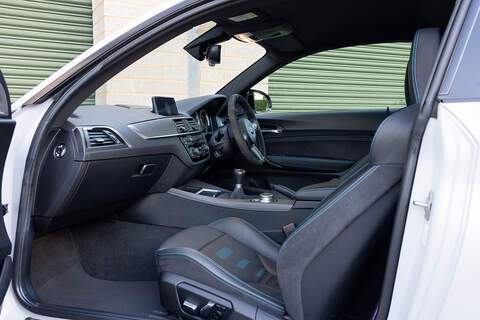 BMW M2 BiTurbo Competition - Large 3