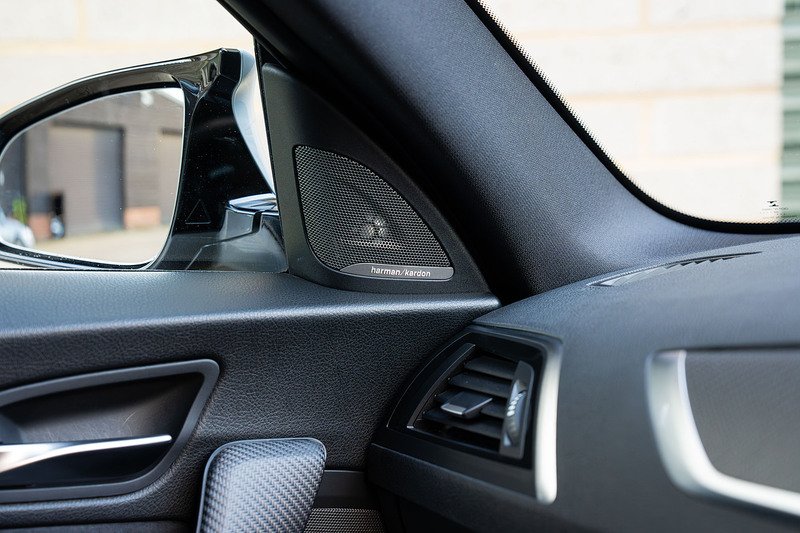 BMW M2 BiTurbo Competition - Large 32