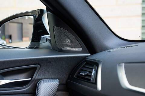 BMW M2 BiTurbo Competition - Large 32