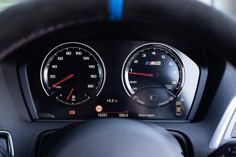 BMW M2 BiTurbo Competition - Large 18