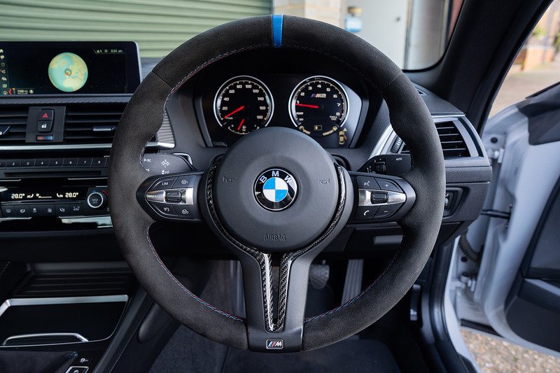 BMW M2 BiTurbo Competition - Large 11
