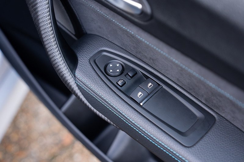 BMW M2 BiTurbo Competition - Large 30