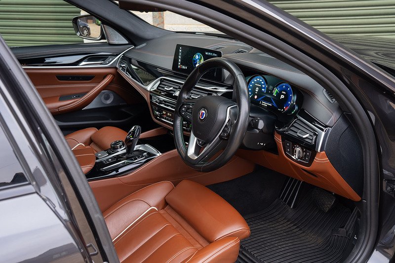 BMW Alpina D5 - Large 10