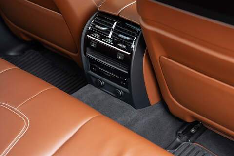 BMW Alpina D5 - Large 37