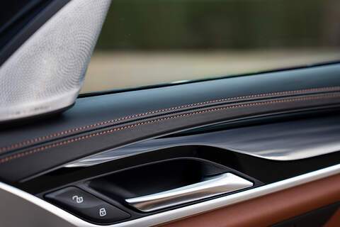 BMW Alpina D5 - Large 24