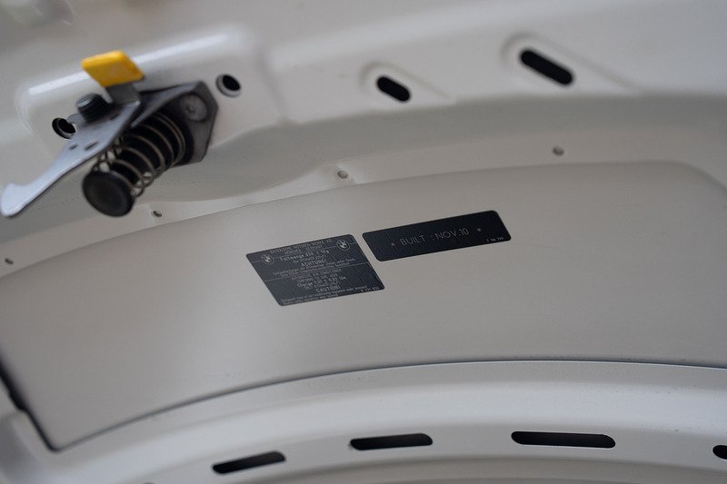 BMW M3 iV8 Competition - Large 49