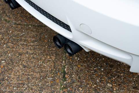 BMW M3 iV8 Competition - Large 22