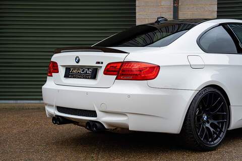 BMW M3 iV8 Competition - Large 38