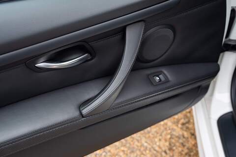 BMW M3 iV8 Competition - Large 32