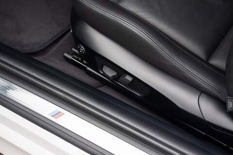 BMW M3 iV8 Competition - Large 18