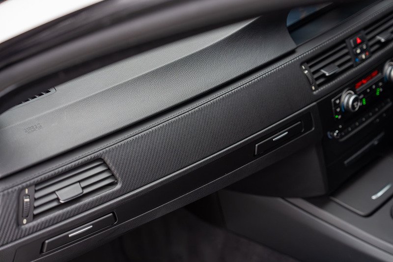 BMW M3 iV8 Competition - Large 12