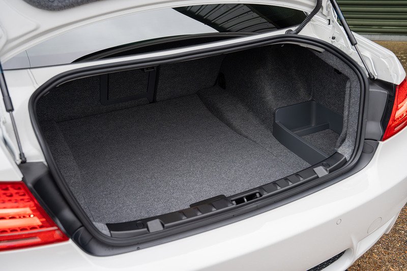 BMW M3 iV8 Competition - Large 56