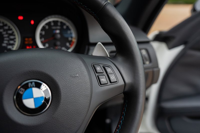 BMW M3 iV8 Competition - Large 15