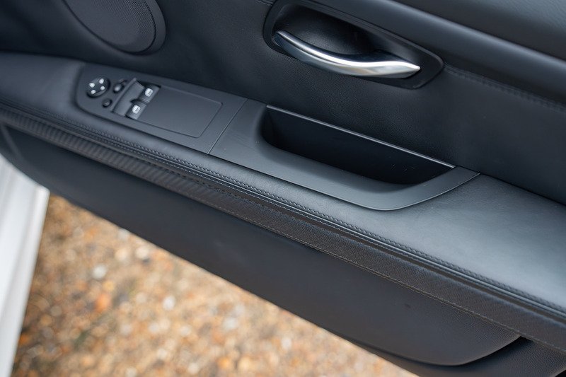 BMW M3 iV8 Competition - Large 48