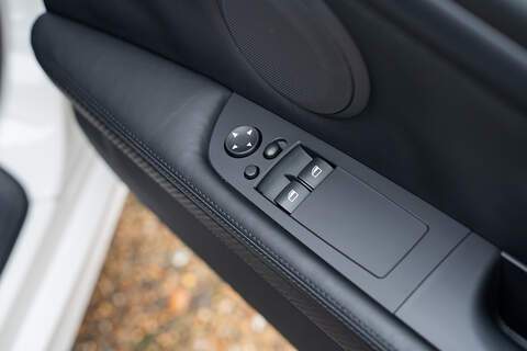 BMW M3 iV8 Competition - Large 14