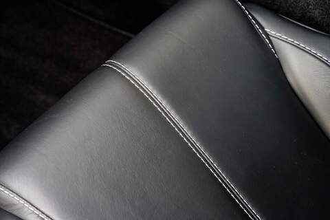 Aston Martin Vantage V8 - Large 27