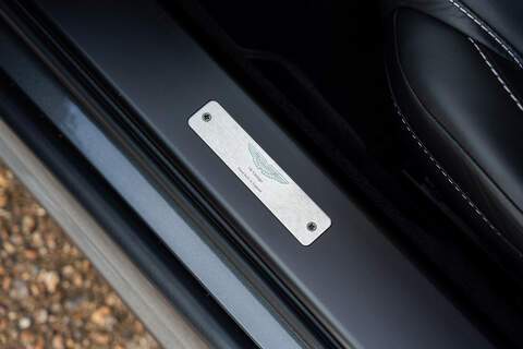 Aston Martin Vantage V8 - Large 16