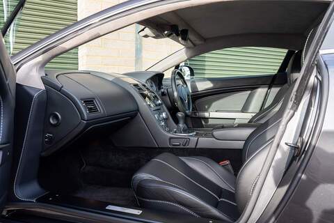 Aston Martin Vantage V8 - Large 3