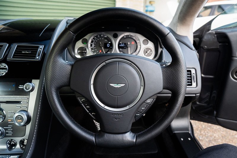 Aston Martin Vantage V8 - Large 13