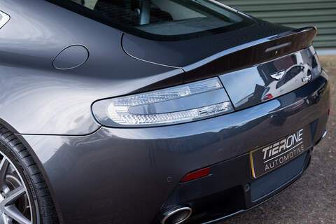 Aston Martin Vantage V8 - Large 19